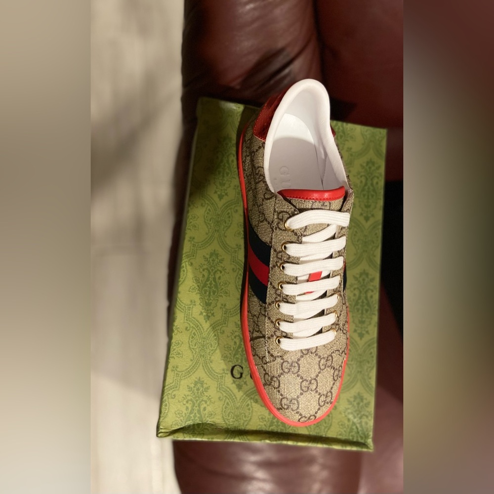 GUCCI Ace GG Supreme Sneakers Beige,red and navy.